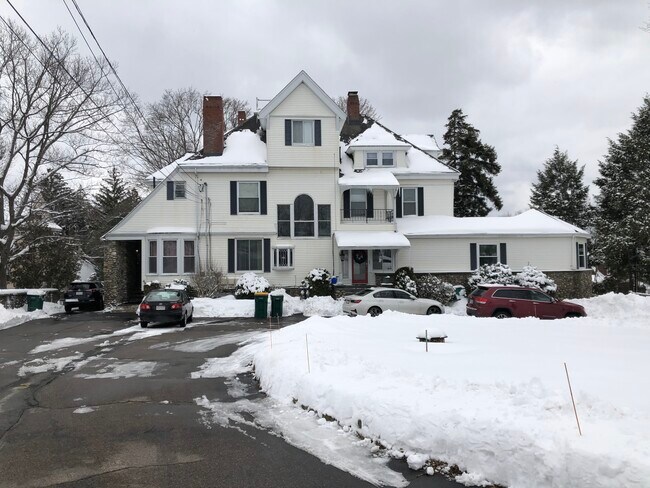 Exterior del edificio - Unidad 3 en la parte superior - 40 Walpole St