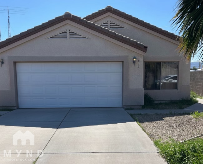 Building Photo - 611 E Pacific Dr