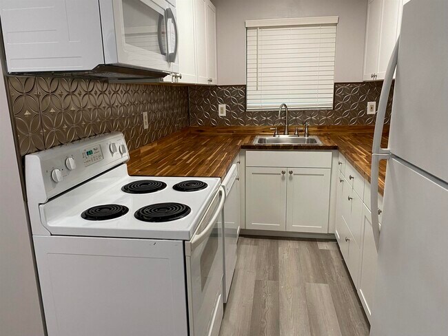 Building Photo - 2464 A1A S