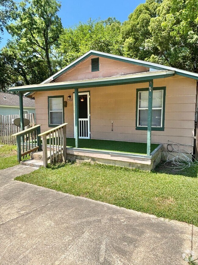 Building Photo - 1328 Lowell St