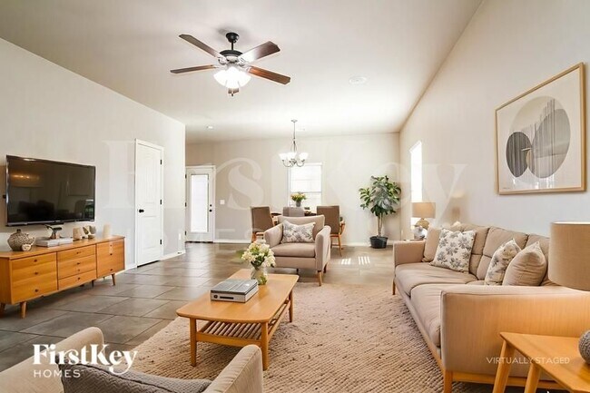 Foto del edificio - 12016 Garden Ct