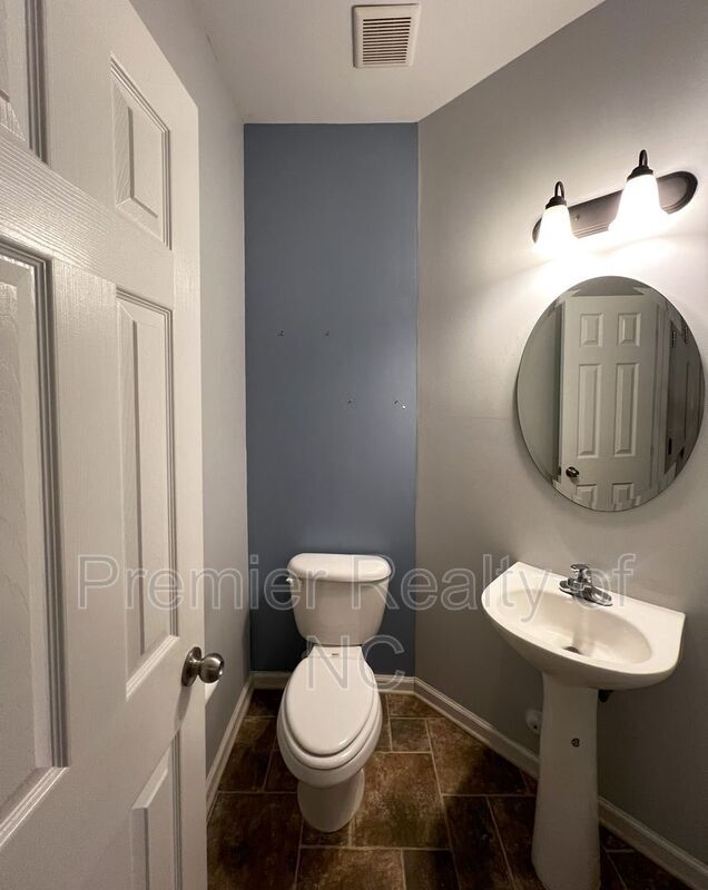 Foto del edificio - 2272 Hartfield Cir