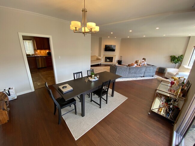 Building Photo - 1908 Filbert St