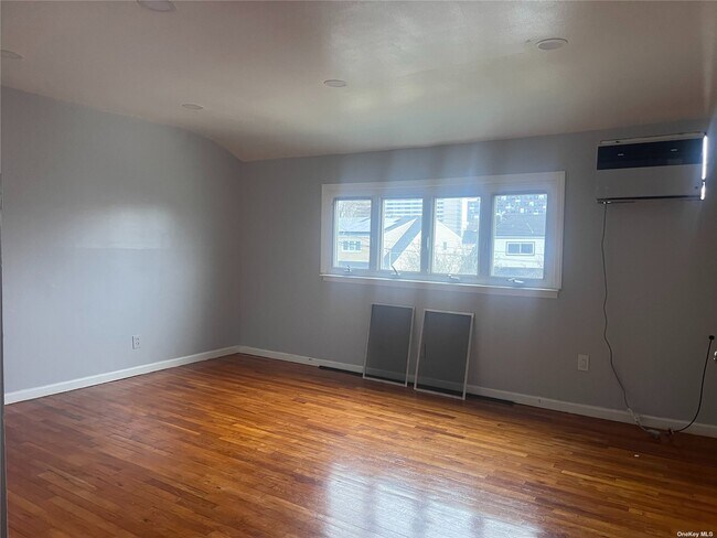 Building Photo - 142-31 131st Ave