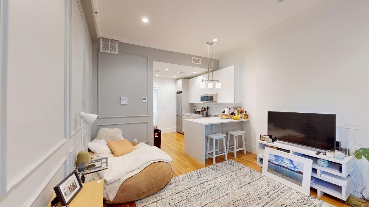 Foto principal - 60 Kirkland St