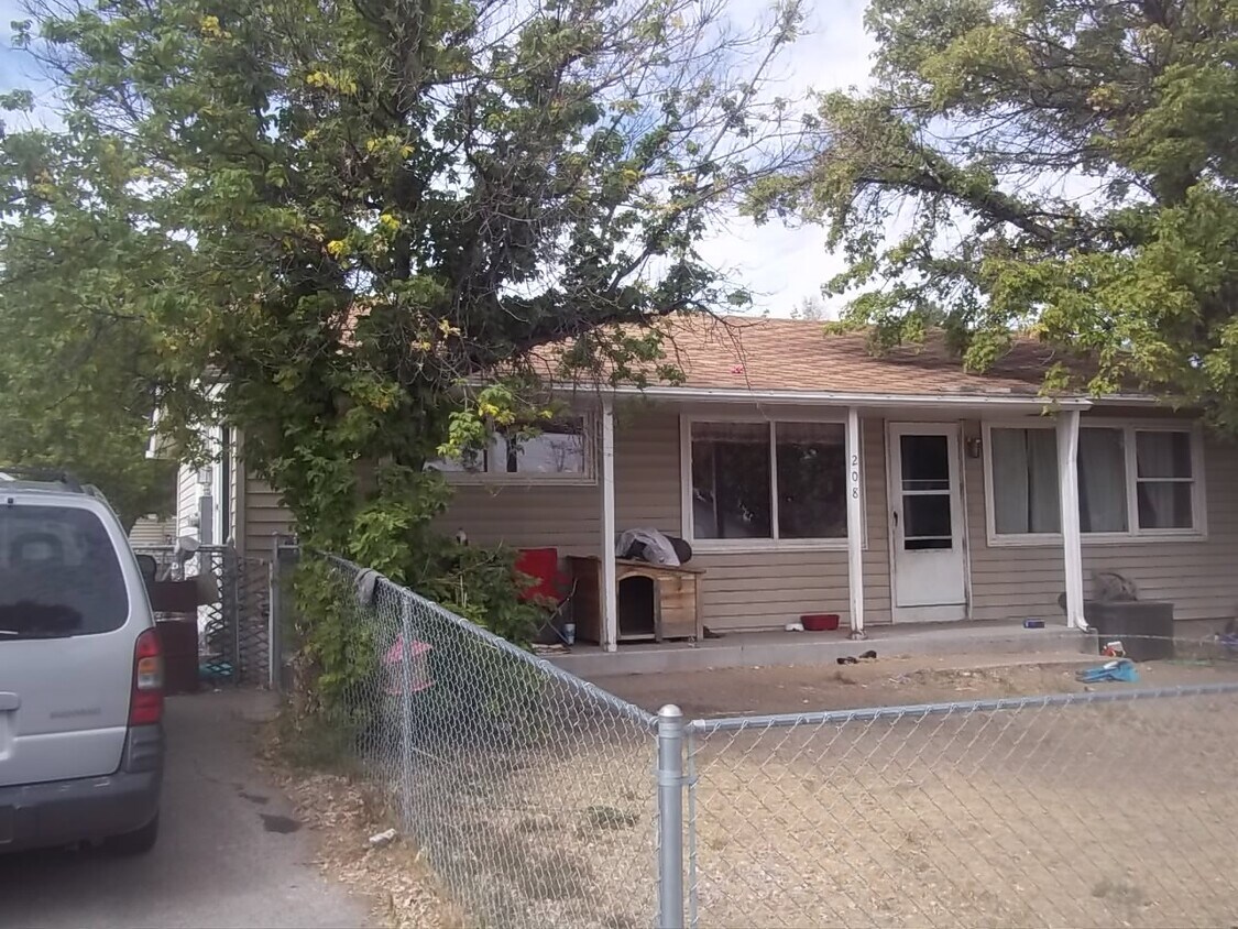 208 Desmet Dr, Cheyenne, WY 82007 House Rental in Cheyenne, WY