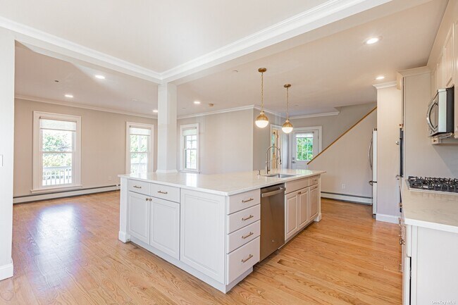 Foto del edificio - 222 Cedar Ln