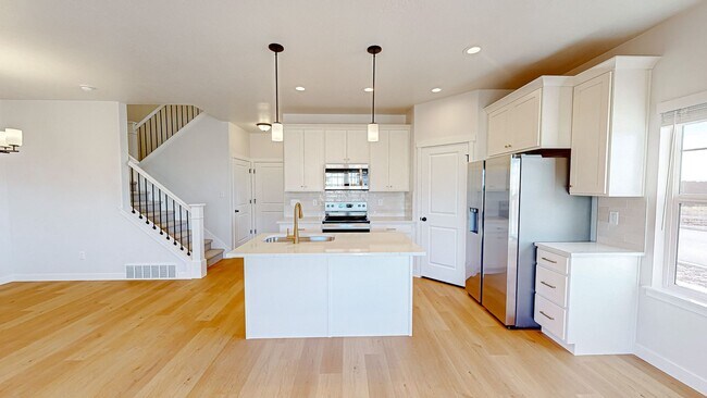 Building Photo - Newer Unit in the Spanish Fork Juniper ridge Townhomes