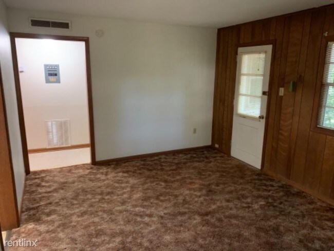 Foto del edificio - 1 br, 1 bath Apartment - 243 Waddell Cir