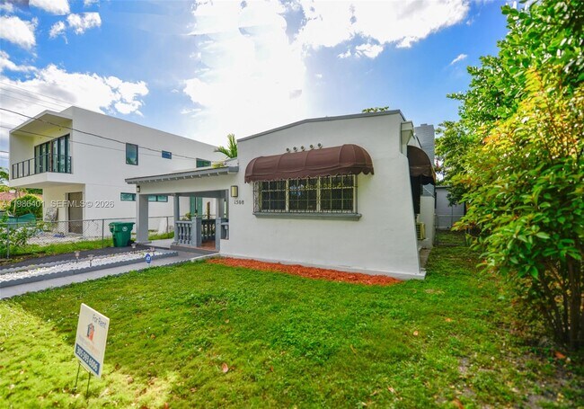 Building Photo - 1508 SW 13th Ave