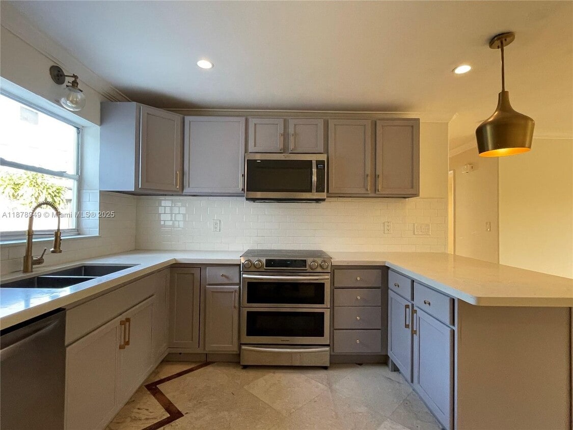 Photo - 1107 NE 8th Street, Hallandale Beach, FL 33009