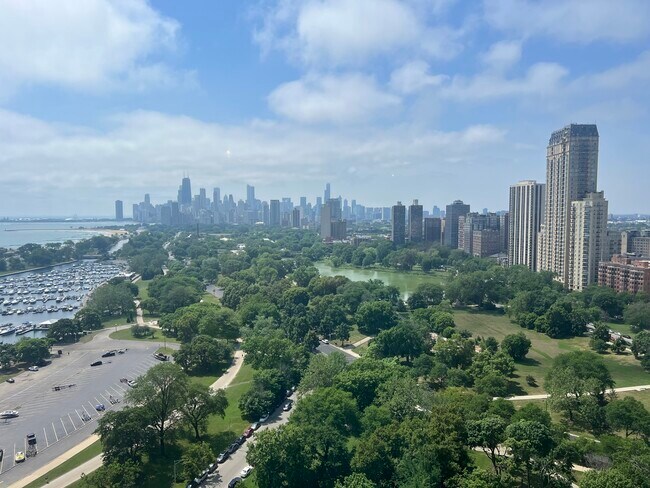 Foto del edificio - 2800 N Lake Shore Dr