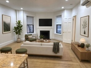 Building Photo - 174 Newbury St
