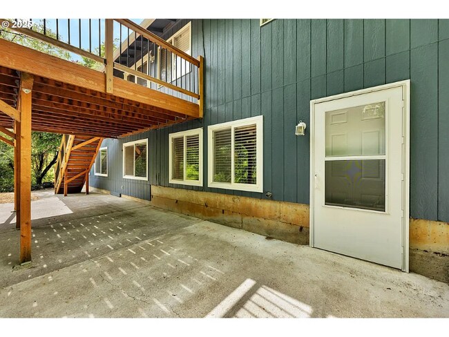 Foto del edificio - 1320 NW Maple Ln