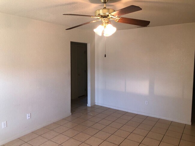 Foto del edificio - 403 Justin Ln