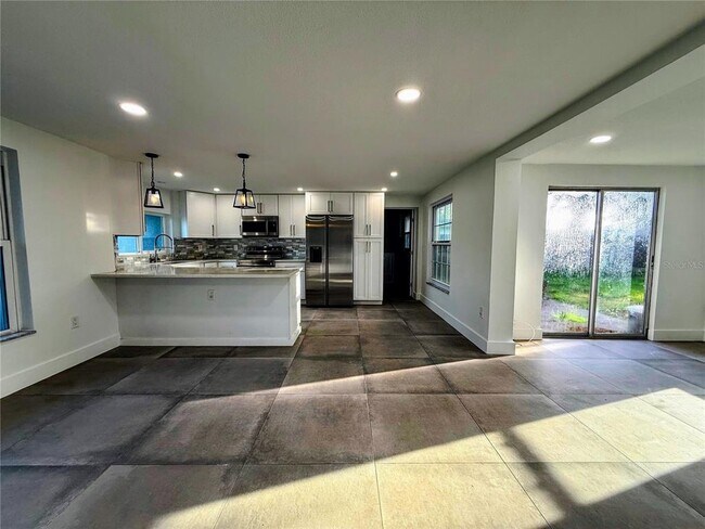 Building Photo - 3959 Coleridge Pl