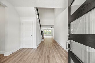Building Photo - 1707 McCrae Hill Ct