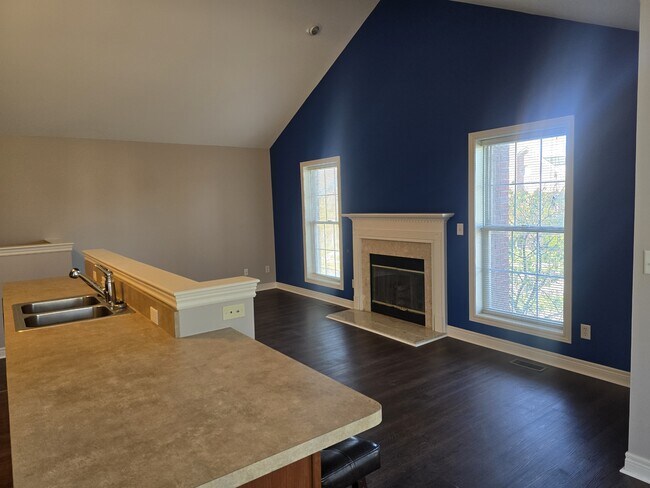 Foto del edificio - 5675 Hampshire Ln