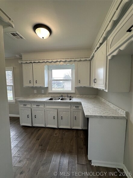 Foto del edificio - 6305 E Newton St