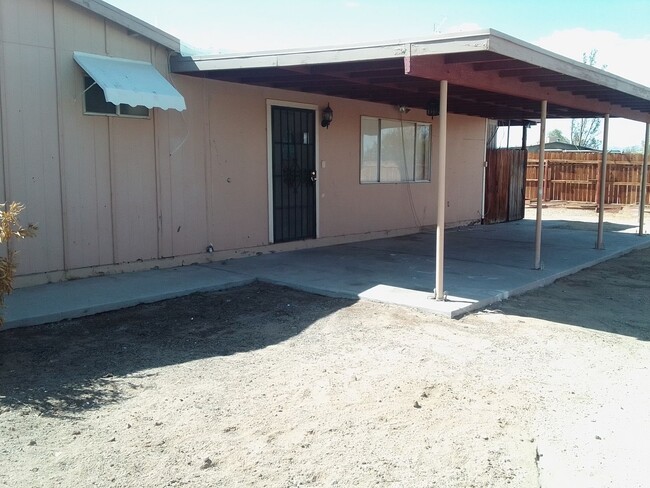 Foto del edificio - Cute 3 bedroom 2 bath in Desert Heights