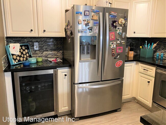 Building Photo - 3 br, 2.5 bath House - 580 Portsmouth Dr U...