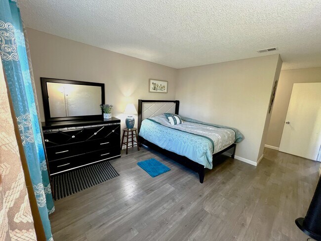 Master Bedroom - 272 Duffy Ct