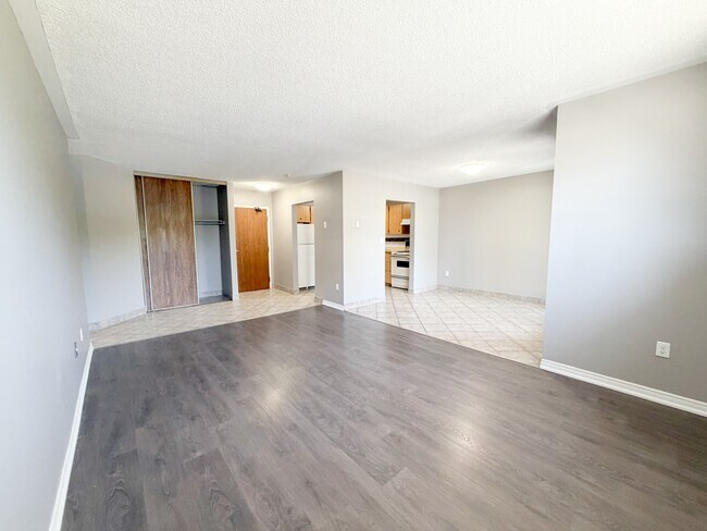 Building Photo - 1310 Nesbitt Dr