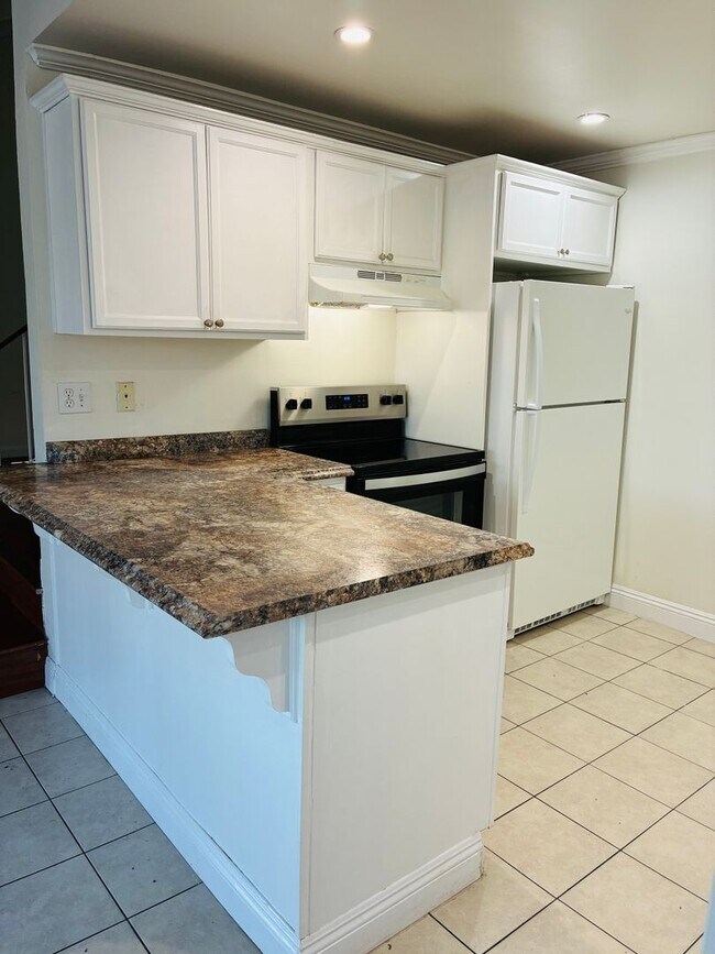 Foto del edificio - BEAUTIFUL 3 BEDROOM/ 2 BATH- ONE TIME RENTAL