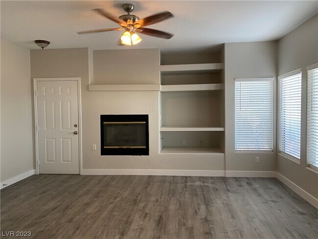 Building Photo - 10700 Amber Ridge Dr