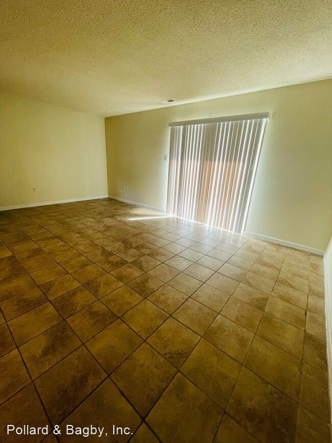 Building Photo - 3 br, 1.5 bath House - 3820 Beechtree Court