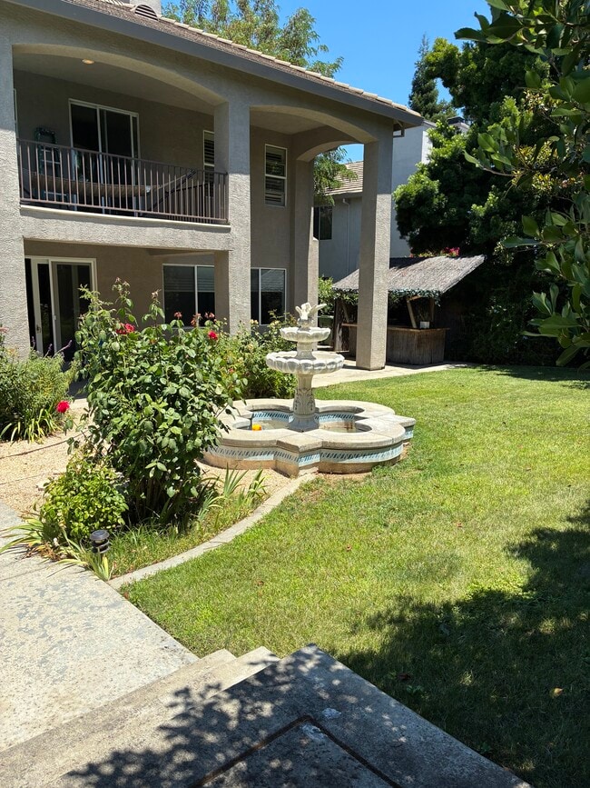 Building Photo - 2824 Buckminster Dr