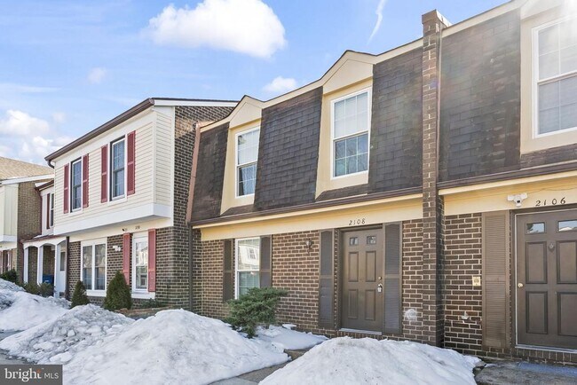 Building Photo - 2108 Monaghan Dr