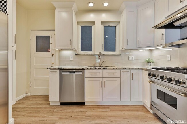 Building Photo - 23 Graystone Terrace