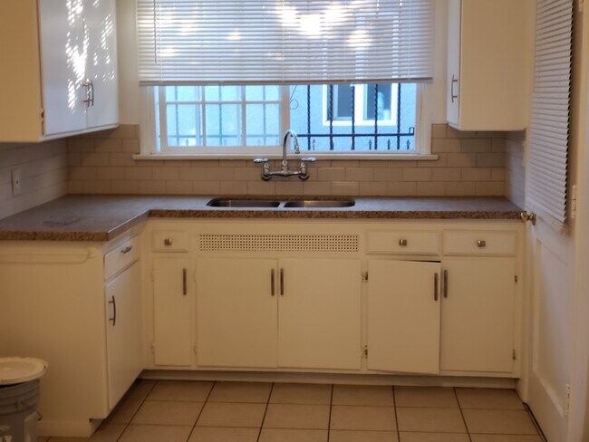 Kitchen - 9513 Clovis Ave