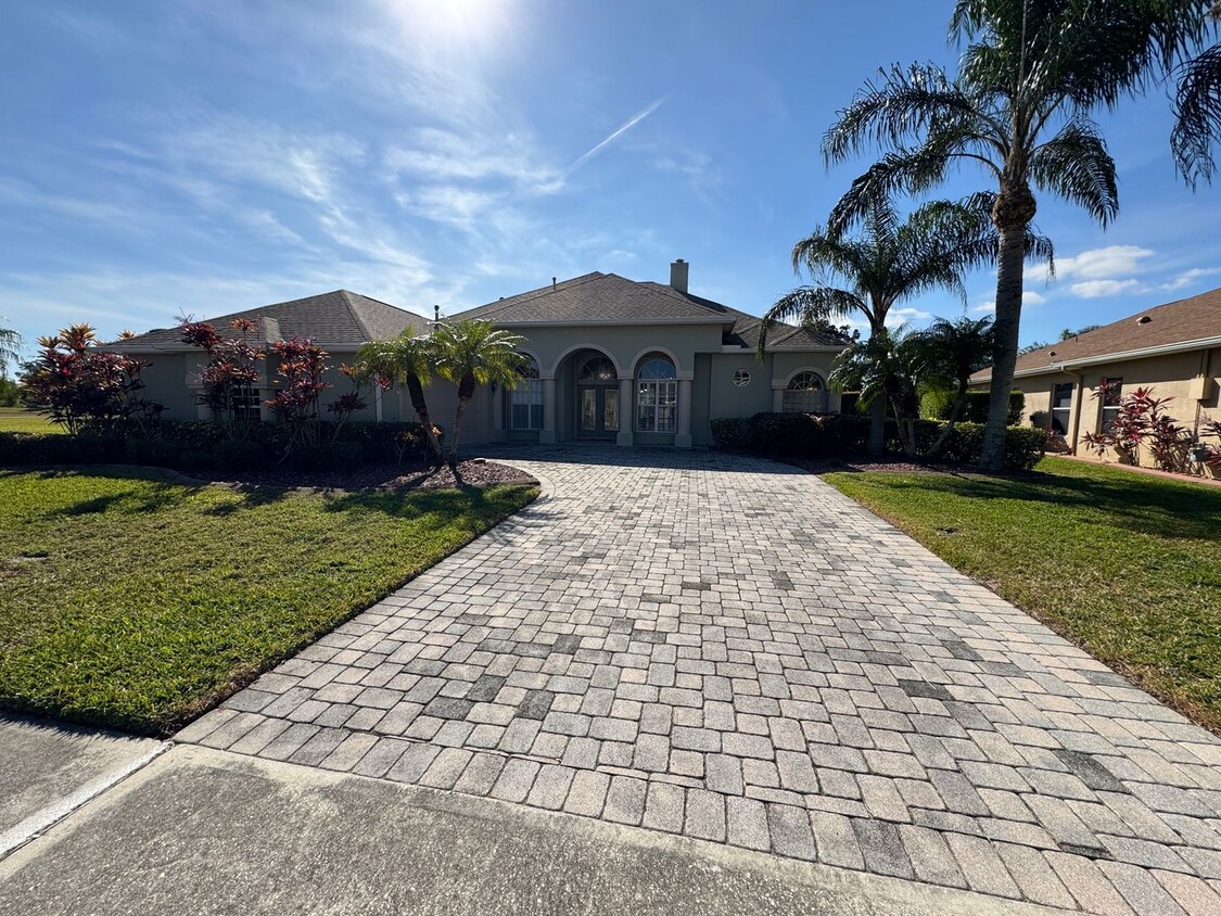 Primary Photo - WATERVIEW! Stunning 5bd/3ba property!