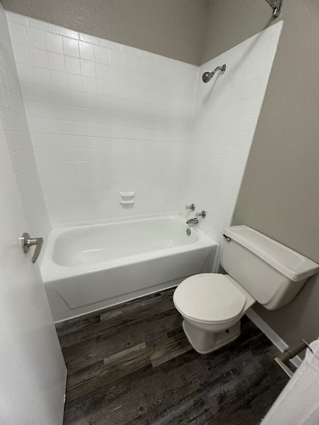 Spacious and Affordable Townhome 2beds 2 baths - Spacious and Affordable Townhome 2beds 2 baths