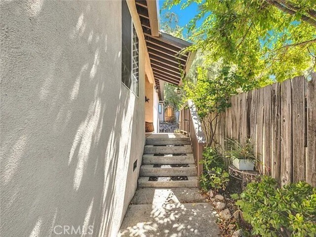 Foto del edificio - 10528 1/2-10522 Hillhaven Ave