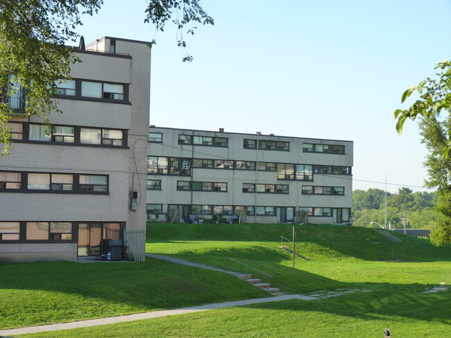 Photo du bâtiment - Northwoods Village