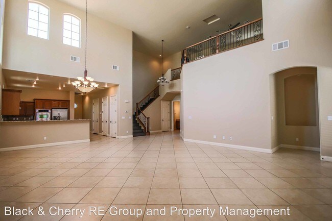 Building Photo - 3 br, 2.5 bath House - 517 Via Ernesto