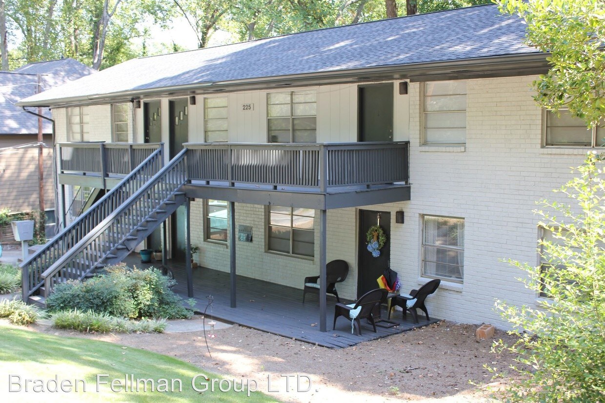 Foto principal - 2 br, 1 bath Apartment - 225 Hillcrest Avenue