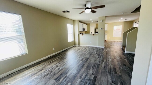 Building Photo - 5783 Sol Vista Ave