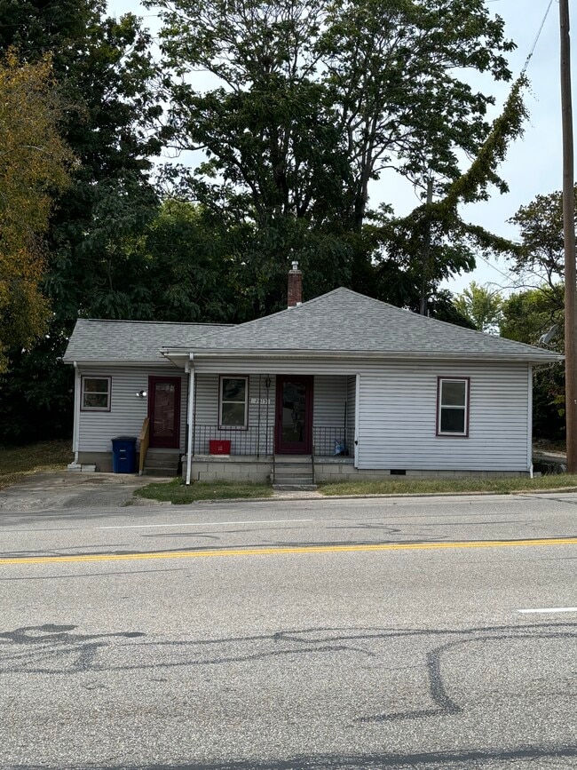 Building Photo - 2015 M St