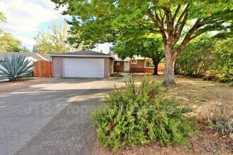 Building Photo - 6906 Pin Oak Ct