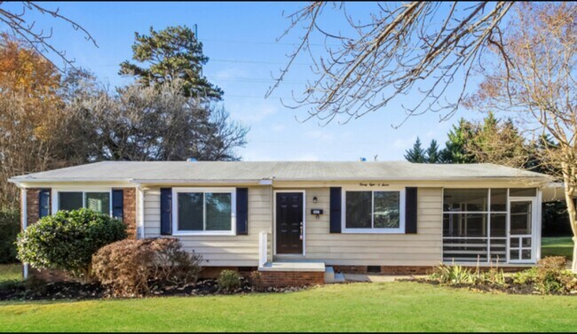 Building Photo - 2807 Ashwood Dr