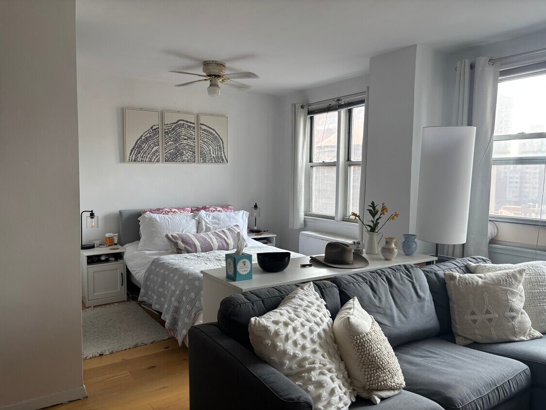 Foto principal - 201 E 36th St