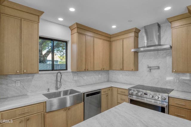 Foto del edificio - 611 W Claremont St