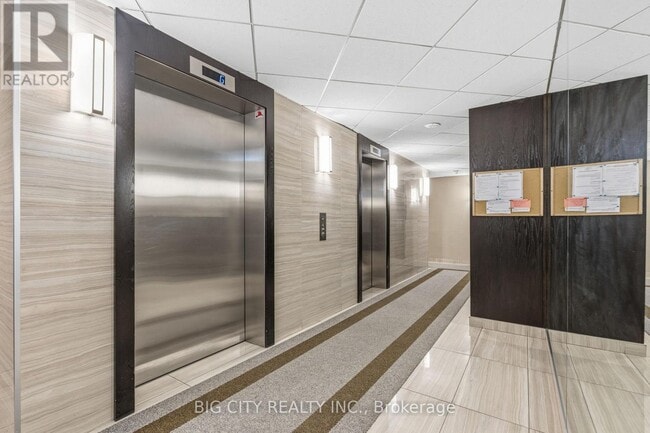 Building Photo - 399 South Park Rd