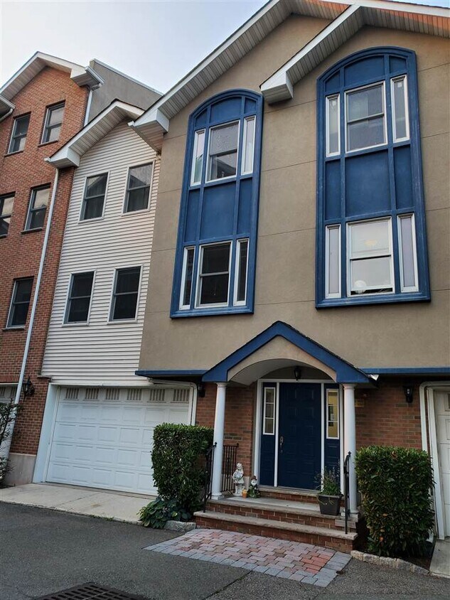 620 38th St Unit 1001, Union City, NJ 07087 Condo for Rent in Union