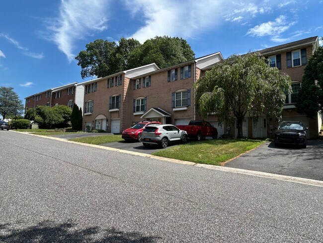 Building Photo - 4876 Weatherhill Dr