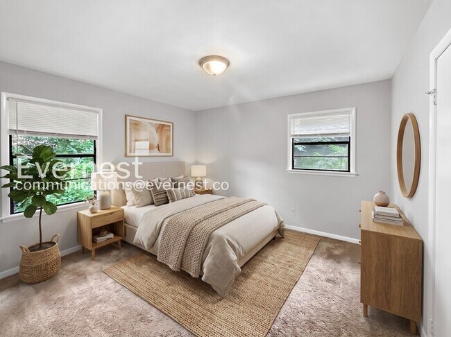 Foto del edificio - 3 Bed/1 Bath Home with Off-Street Parking / Pet-Friendly / Vouchers Accepted / Coming Soon!
